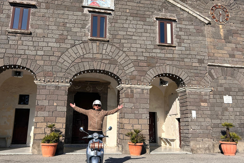 Sorrento Coast: Discover Hidden Gems by Vespa with a Buddy