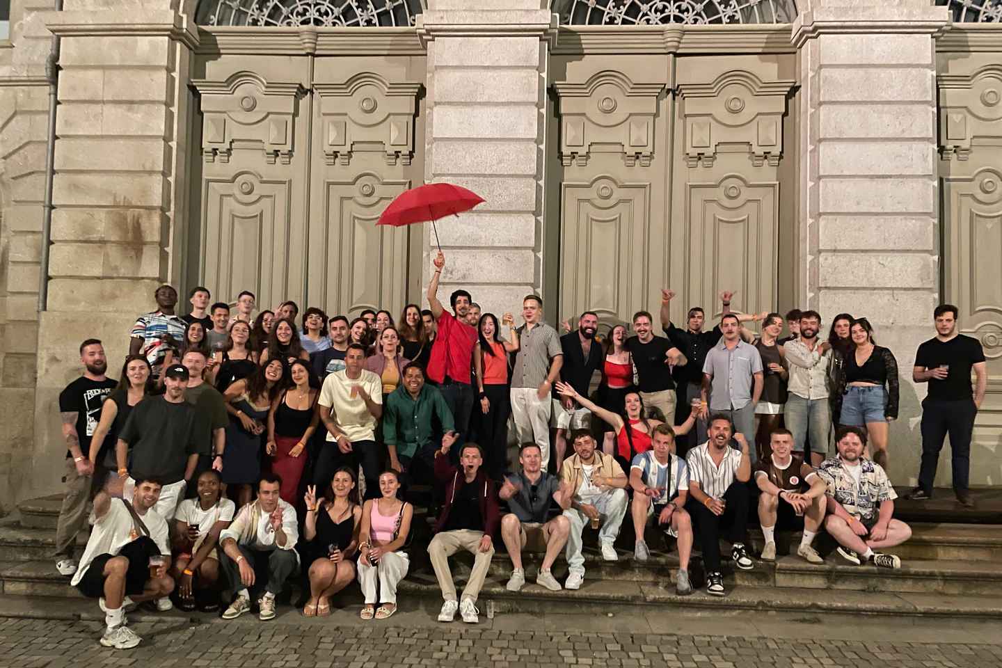 Porto: PubCrawl with 6 Drinks+VIP Club Entry