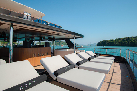 Phuket: Phi Phi & Maithon Islands by Noah Premium yacht