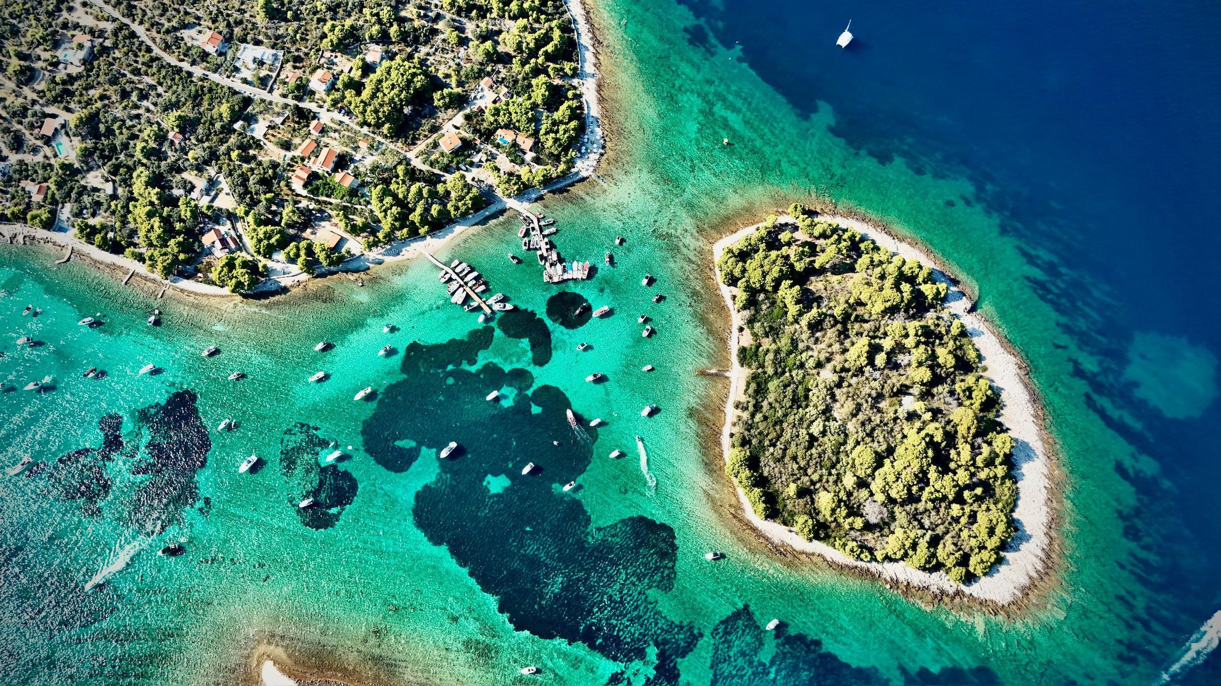 Split: Blaue Lagune & 3 Inseln – Premium-Schnellbootfahrt