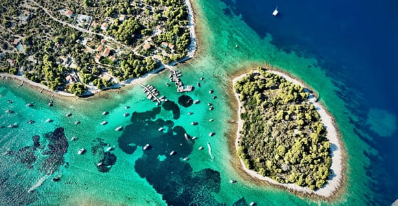 Split: Blaue Lagune & 3 Inseln – Premium-Schnellbootfahrt