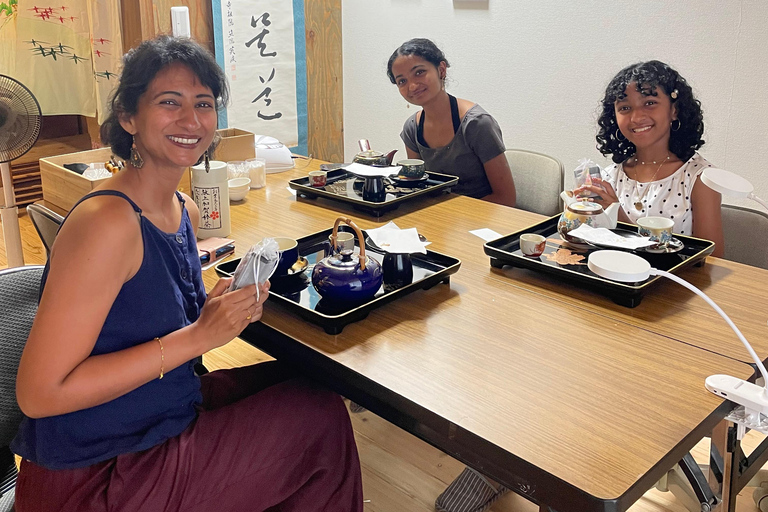 Kanazawa: Kintsugi Hana Jewelry Workshop with Tea Tasting