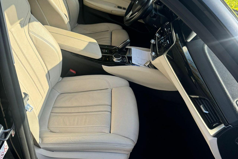 From Bellagio center : Private 1-Way Transfer to Milan City Sedan From Bellagio center : Private 1-Way Transfer to Milan