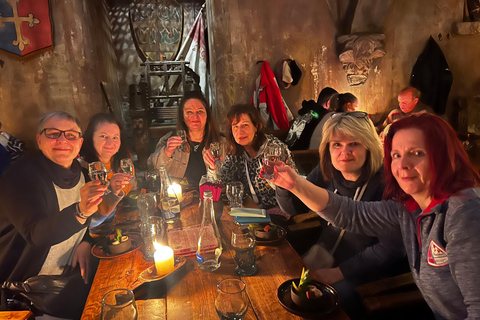 Nuits médiévales : Tour des bars et visite guidée