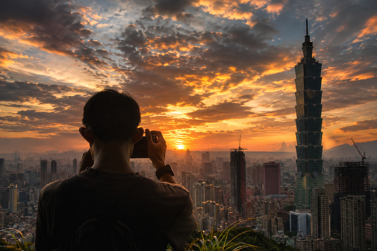 Private Tour Taipei 4 hours Skyline, Old Taipei-Wharf-Market