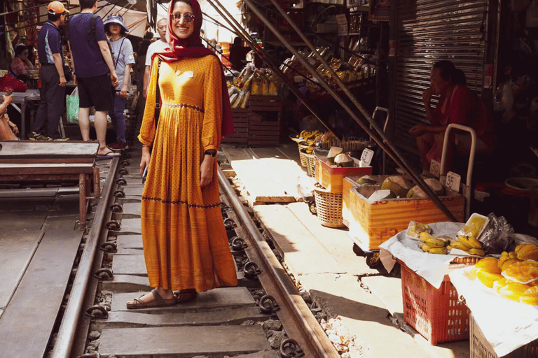 Recorrido por el Ferrocarril y el Mercado Flotante de Maeklong