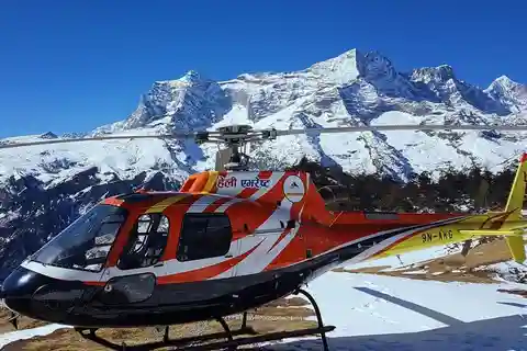 Kathmandu : Everest helicopter tour with Landing at HEV