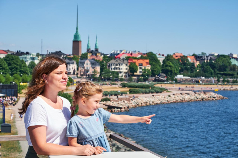 Joyful Family Walking Tour in Helsinki French Guided Tour