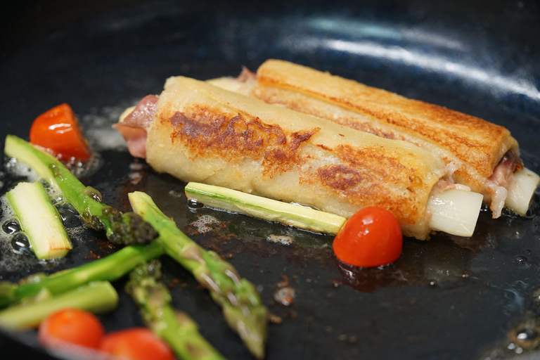 Dresden: Private cooking class with matching drinks included Dresden: Private cooking class with matching drinks