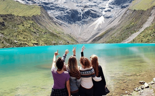 Cusco: Humantay Lagoon with Breakfast and Buffet Lunch