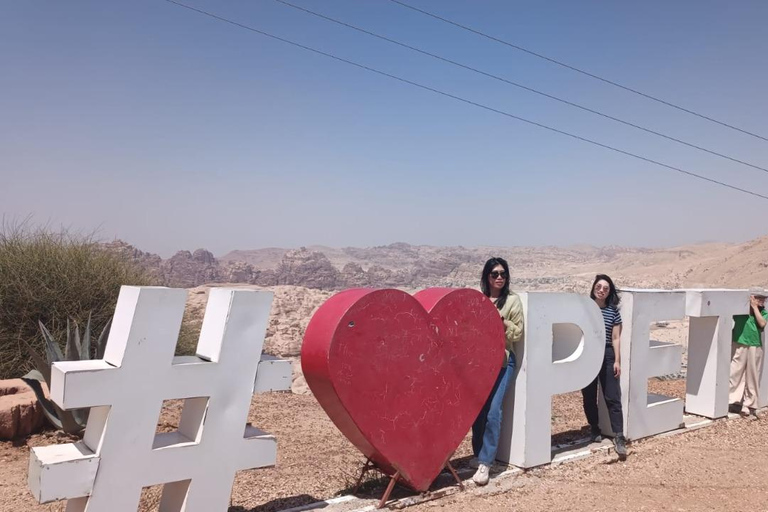 Da Amman: a Petra, Wadi Rum e Mar Morto Tour privato di 3 giorniCon alloggio - 3 giorni di Petra, Wadi Rum e Mar Morto