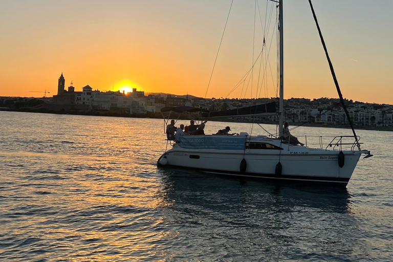 Sitges Sunset: Guided Tour by Sailboat along the Sitges Coast.