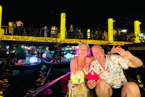 Hoi An/Da Nang: Private Lantern Boat With Release Lantern Hoi An/Da Nang: Private Lantern Boat With Realese Lantern