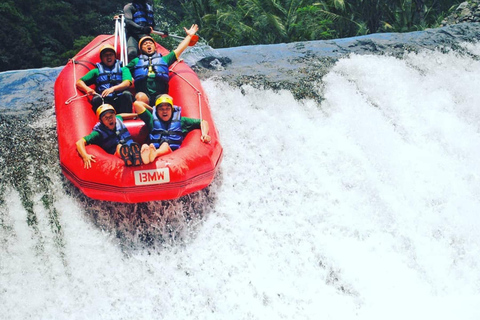 Rafting privato a Sidemen: Fiume Telaga Waja con pranzoRAFTING solo al Punto di Incontro