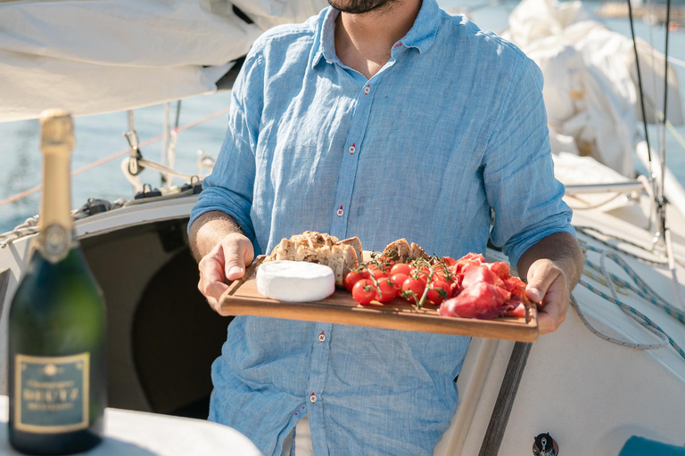 Private Sailing Cruise on Lake Geneva - Beyond boat tours