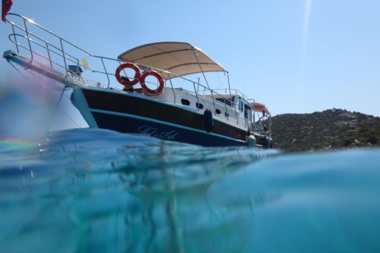 Excursion en bateau à Marmaris Déjeuner et boissons non alcoolisées et alcoolisées illimitées