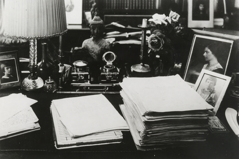 ETH Zurich Tour: Set Up for Writing ETH Zurich Tour: Decorated with writing