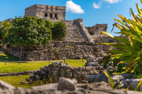 Z Cancun/Riviera Maya: Jednodniowa wycieczka do ruin Majów i kąpiel w cenocieOdbiór z wycieczki z Cancun