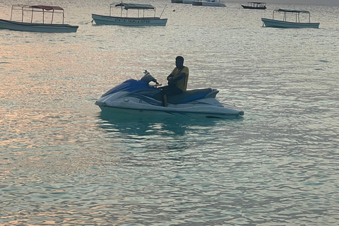 Zanzibar water sports happy hour: jet ski -soufa-kaiak