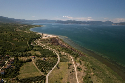 Wyspa Wężowa i jezioro Prespa z Ochrydy.