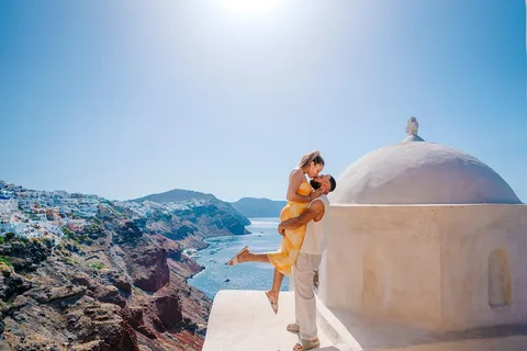 Santorini: Private Couple Photoshoot with 35 Edited Photos