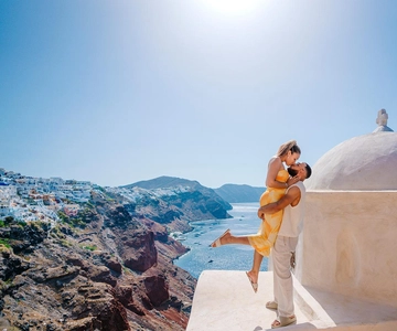 Santorini: Private Couple Photoshoot with 35 Edited Photos