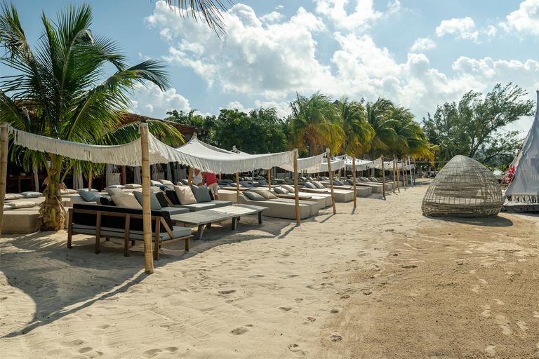 Van Riviera maya; catamaran alleen voor volwassenen naar isla mujeres