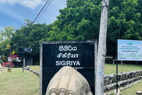 From Kandy: Sigiriya & Dambulla Day Tour with Safari