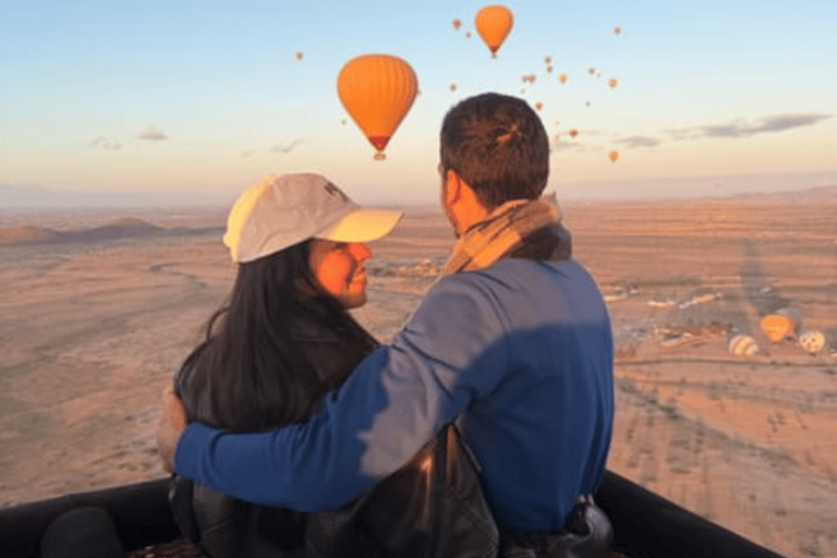 Marrakech: giro romantico in mongolfiera e colazione berbera