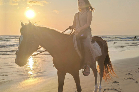 Experiência de equitação na praia de Seminyak