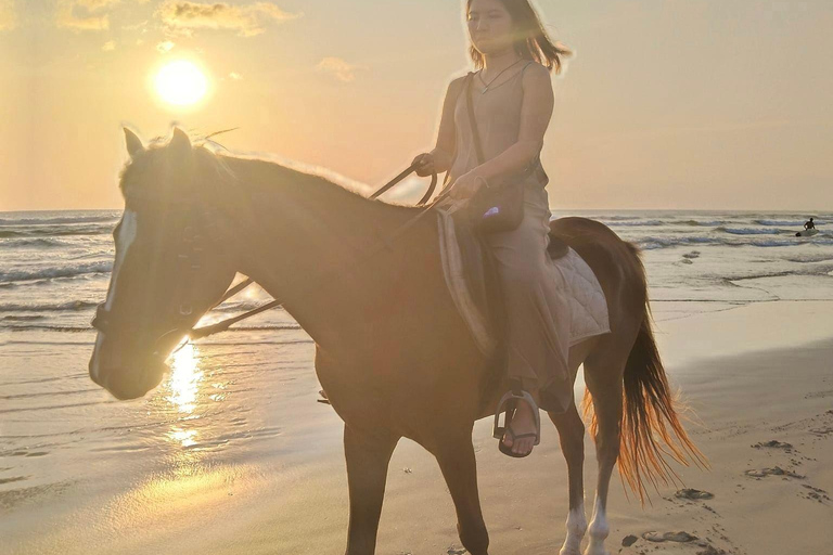 Experiência de equitação na praia de Seminyak