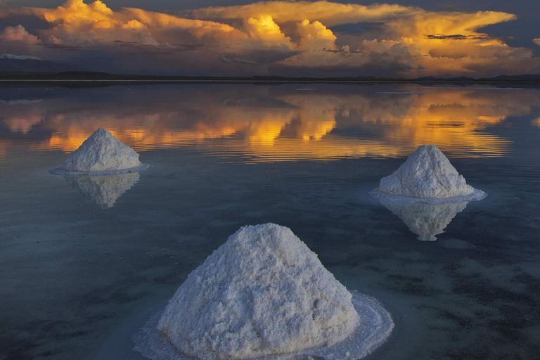 Uyuni: Zoutvlaktes en zonsondergang rondleiding met lunch