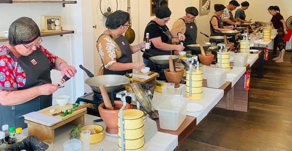 Phuket: Local Cooking Class with Market Tour & Food Tasting