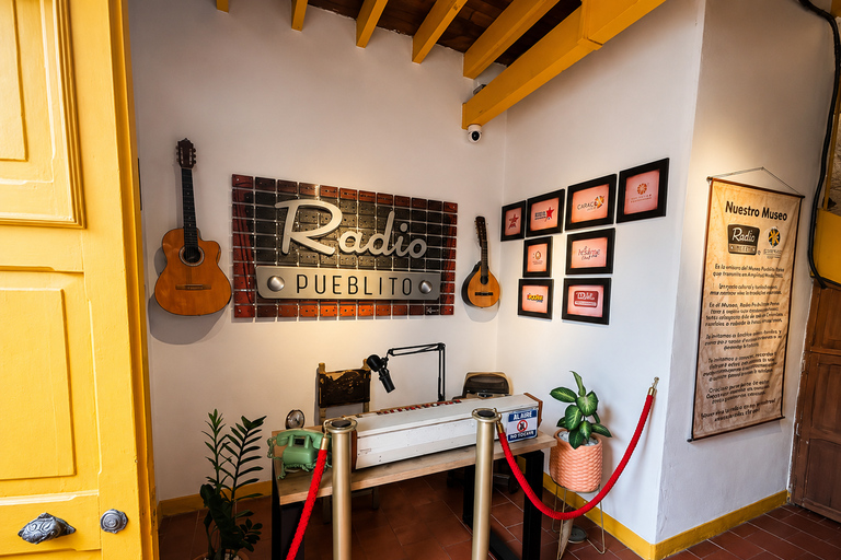 Medellín: Pueblito Paisa, local culture and Snacks