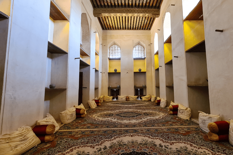 Private Historical Tour - Nizwa Fort, Bahla, Jabreen Castle