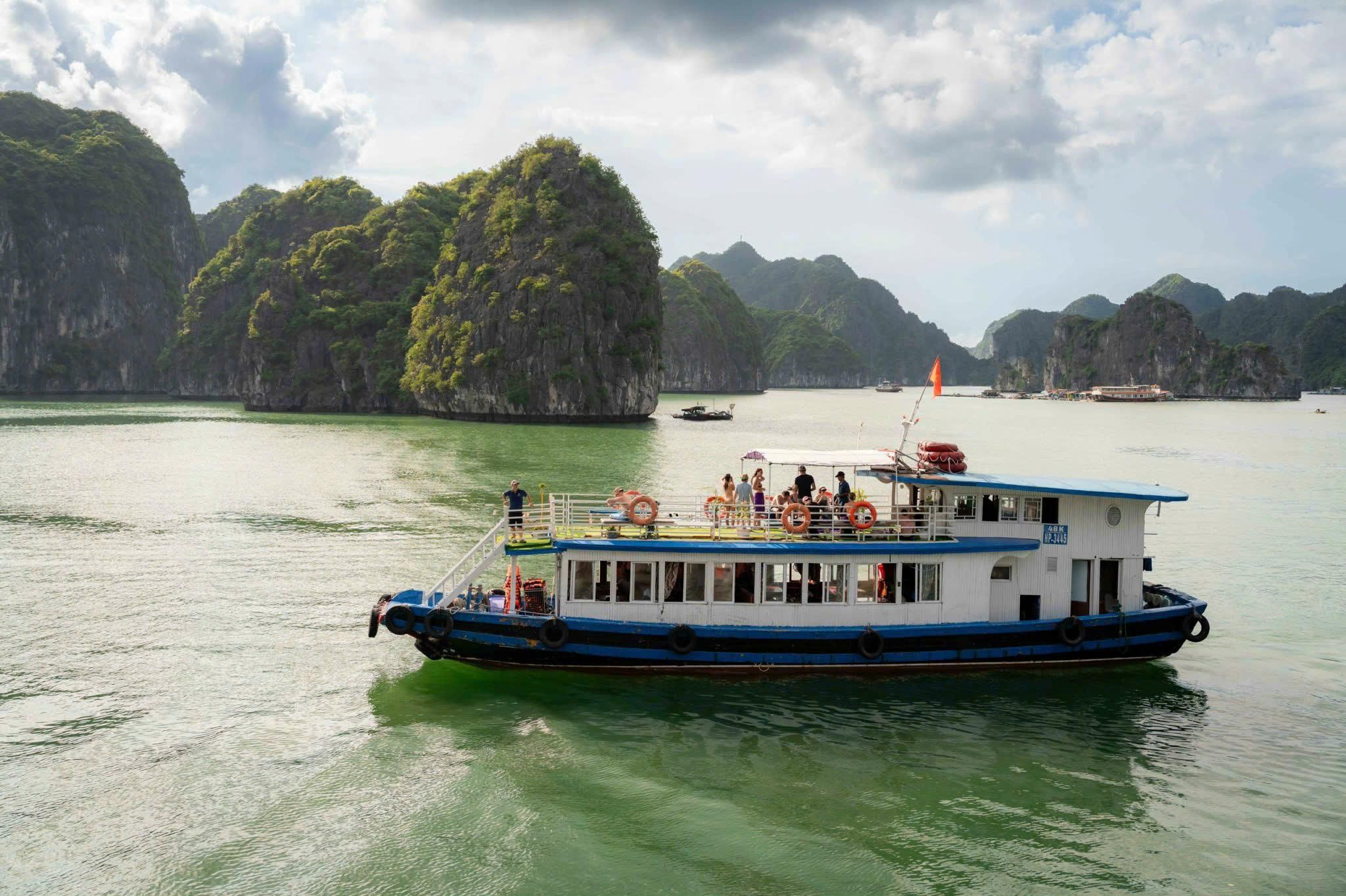 Cat Ba/Ha Noi: Ganztägiger Bootsausflug nach Lan Ha und Monkey Island