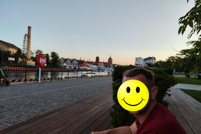 Gdańsk: Wrzeszcz and Shipyard District Private Bike Tour Golden Hour Ride – Gdańsk on evening mood Photo Stops