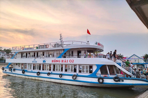 Från Hanoi: Halong Bay dagstur med grotta, ö och kajak