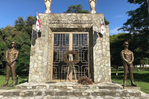 Panama City: tour a piedi in piccolo gruppo della strada rialzata di AmadorPanama City: tour a piedi per piccoli gruppi sulla strada rialzata di Amador