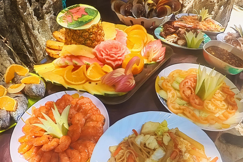 El Nido: 2-Day Island-Hopping Tour to Lincapan with Camping
