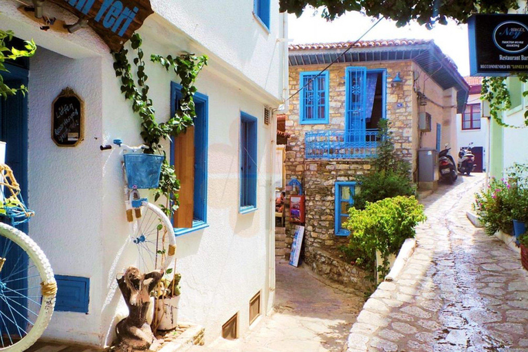 Marmaris: Guided Walking Tour with Port Transfers