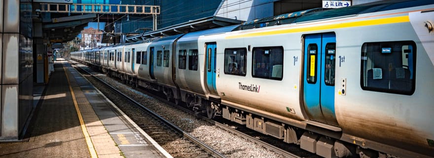 Londres: Transfer de Trem Expresso de/para o Aeroporto de Luton