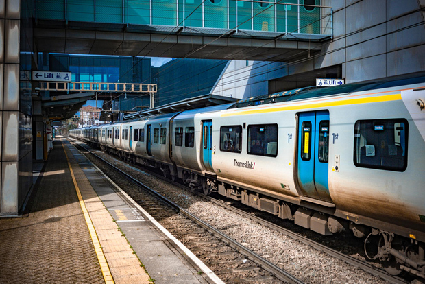 Londres: traslado en tren exprés desde/hasta el aeropuerto de Luton