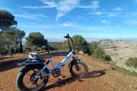 Passeios exclusivos de e-bike para duas pessoas em Granada.