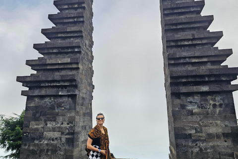 Yogyakarta: escursione al tempio di Sukuh e Cetho e al lago SaranganYogyakarta: escursione di un giorno ai templi di Sukuh e Cetho e al lago Sarangan