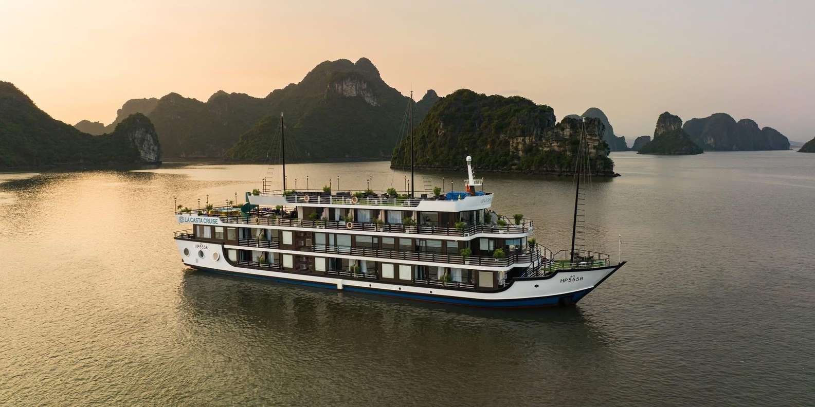 Halong Bay cruise — photo 59