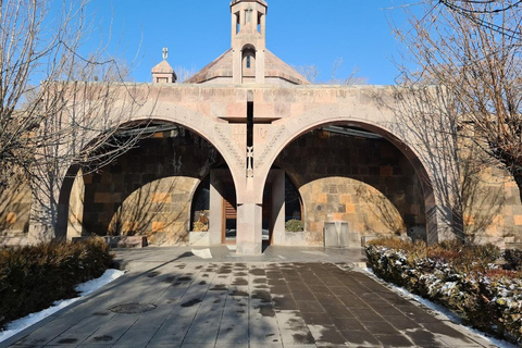 埃里温：埃奇米阿钦、赫里普西美、加扬和兹瓦尔特诺茨之旅Yerevan: Echmiadzin, Hripsime, Gayane &amp; Zvartnots Tour