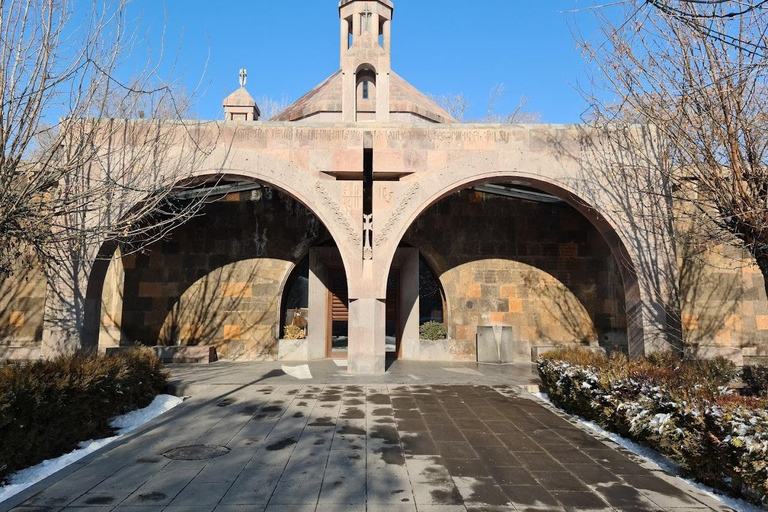 埃里温：埃奇米阿钦、赫里普西美、加扬和兹瓦尔特诺茨之旅Yerevan: Echmiadzin, Hripsime, Gayane &amp; Zvartnots Tour