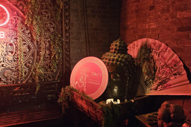 Las Vegas: Night Out at Clubs with Free Drinks and Party Bus Latin Club Crawl