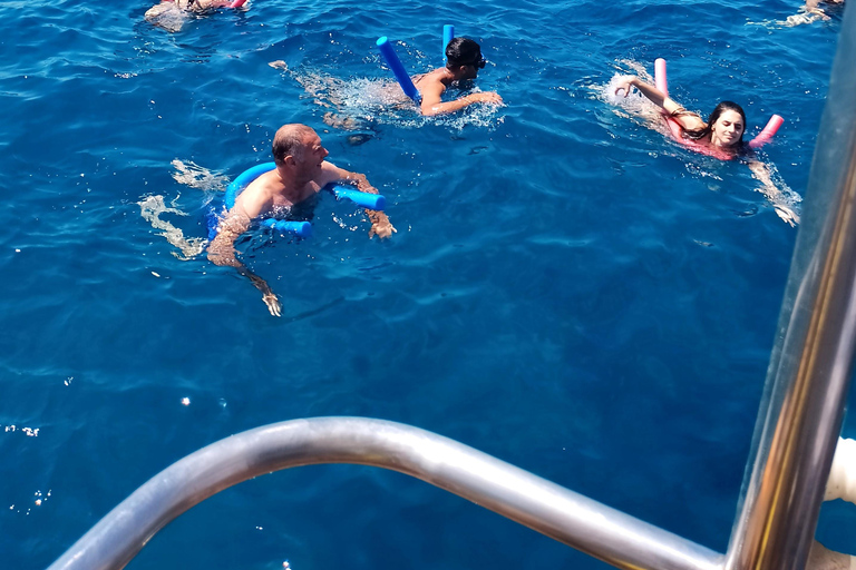 Crociera sul Canale di Corinto: porti antichi, acque cristalline e storiaCrociera sul Canale di Corinto: antichi porti, acque cristalline e storia